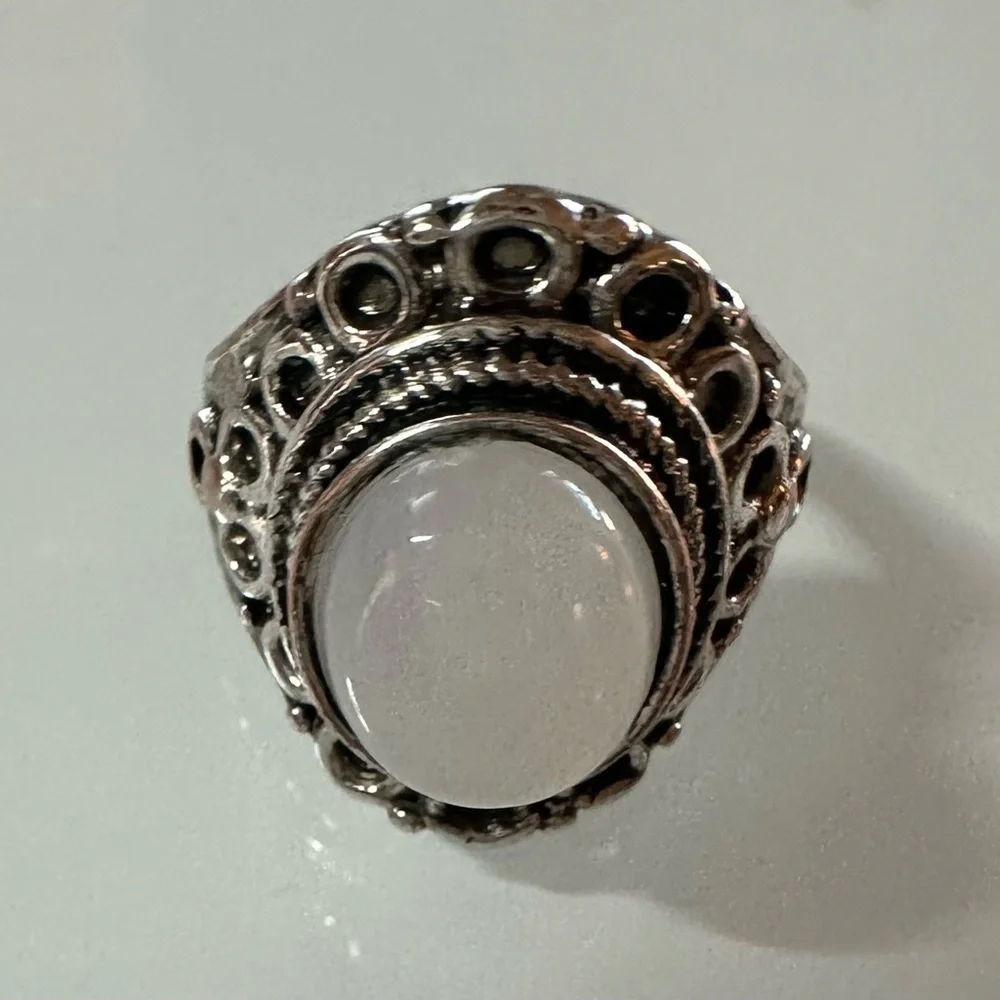 Vintage Bali Style 925 Sterling Silver White Moonstone Ring Size 7 Ornate Boho - Picture 5 of 8